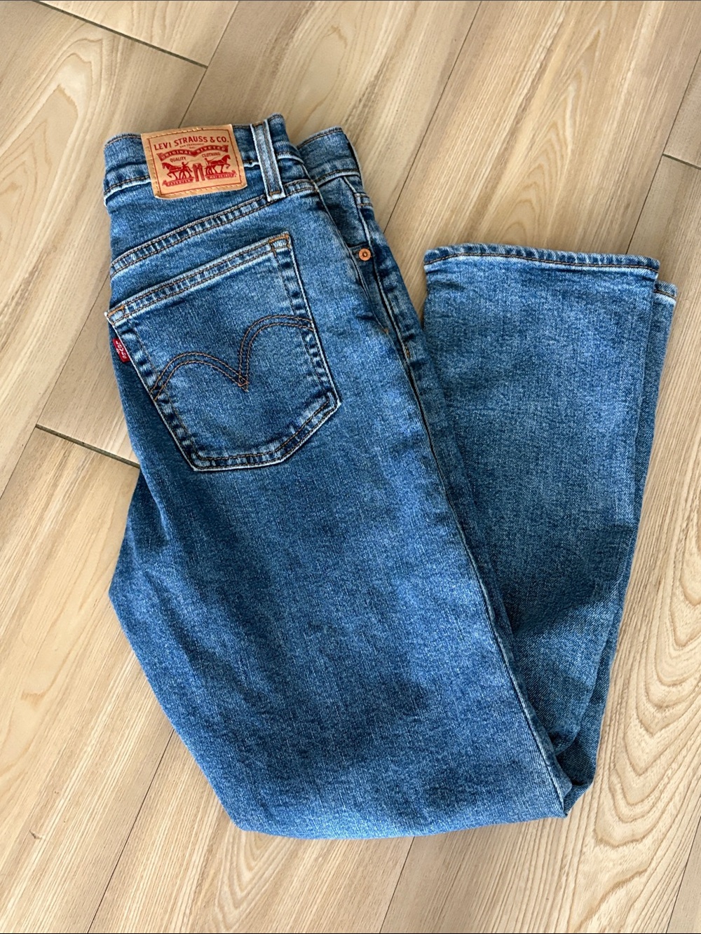 Levi's Women’s Blue Denim Jeans - Classic Wedgie Straight Fit-28 L